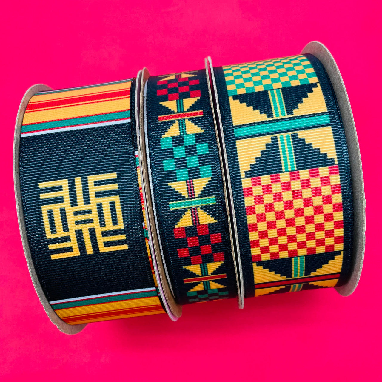 Combine our African Kente scroll ribbon with our traditional Kente designs for a beautiful combination of print and color!