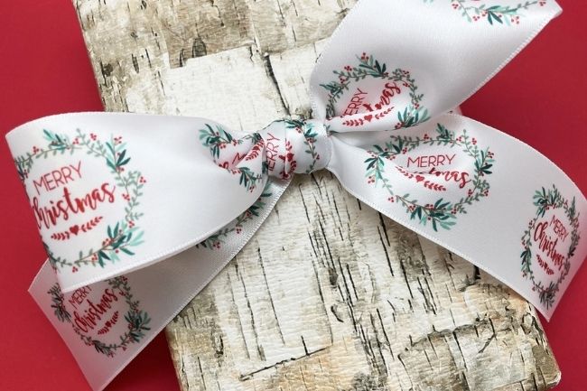 6 Ways To Wrap Your Christmas Gift With Holiday Spirit
