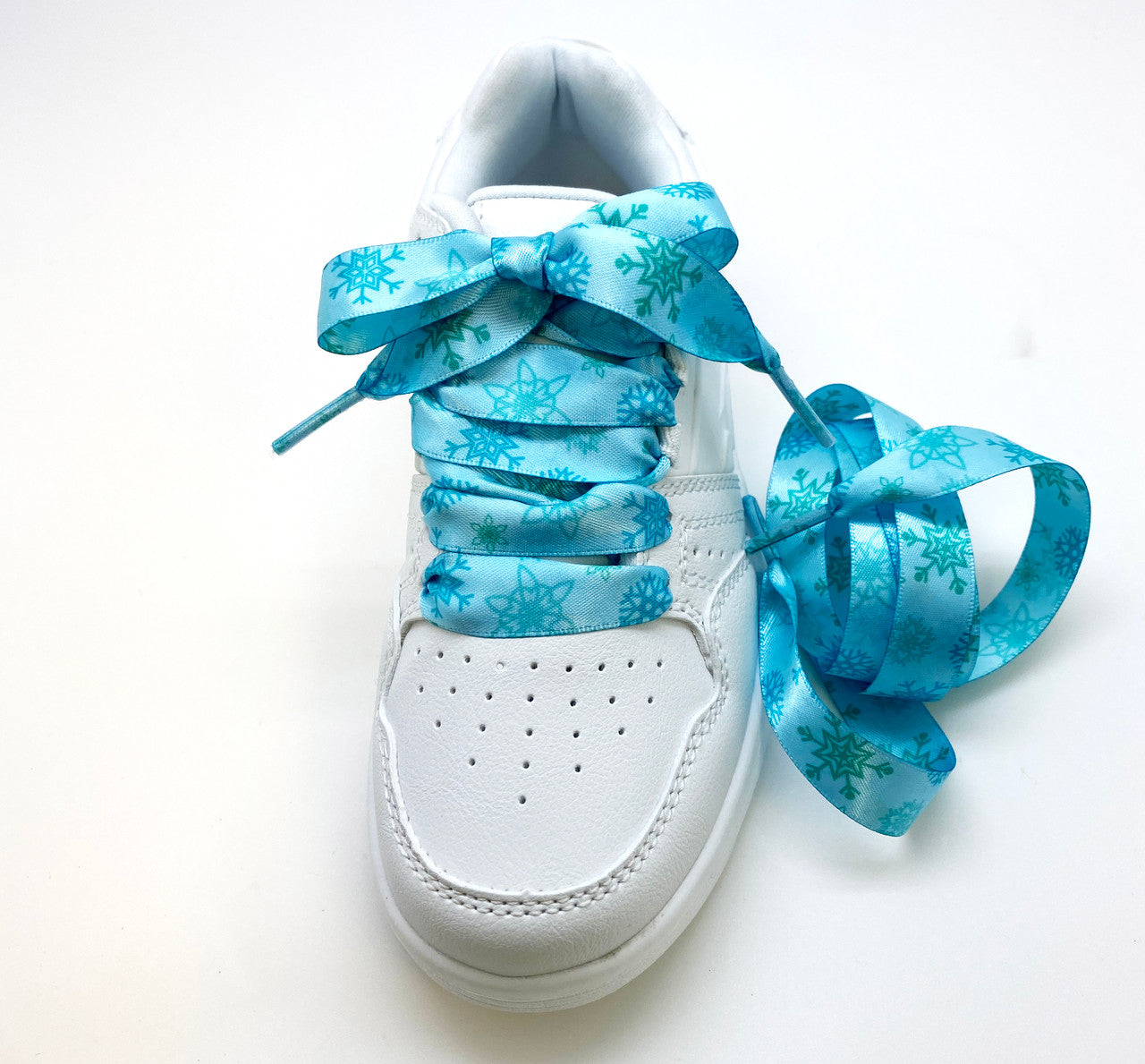 Lace your shoes with  our fun Frozen snowflake design!