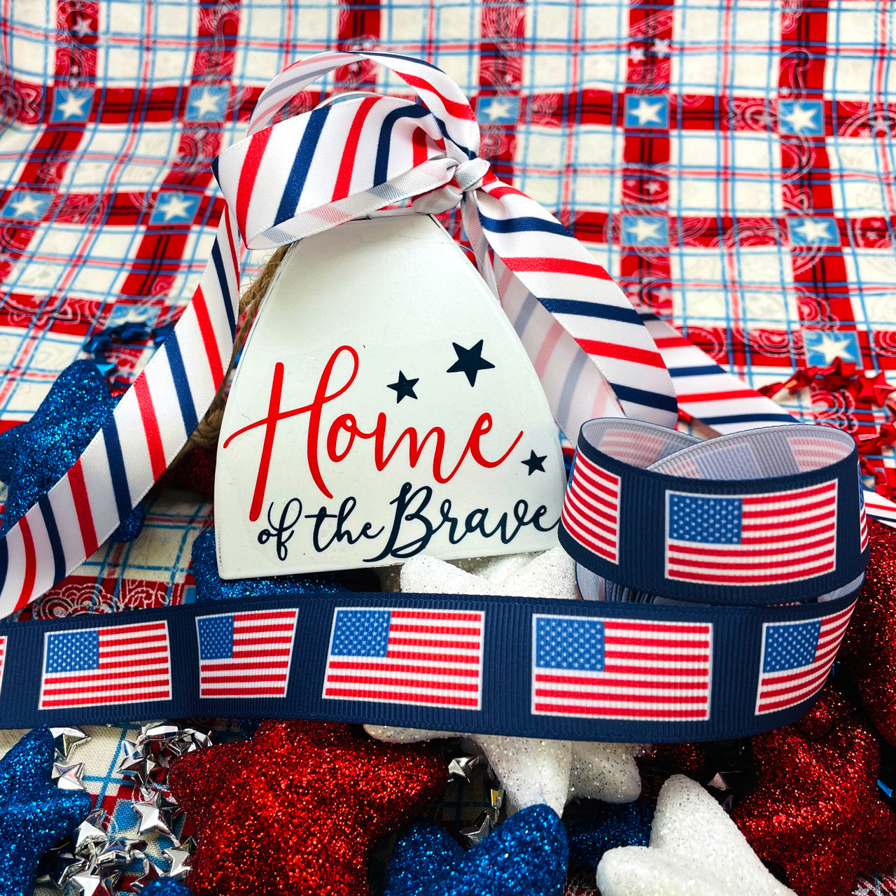 Celebrate and honor our country on Memorial Day, 4th of July, and Veterans Day with this patriotic American flag ribbon!