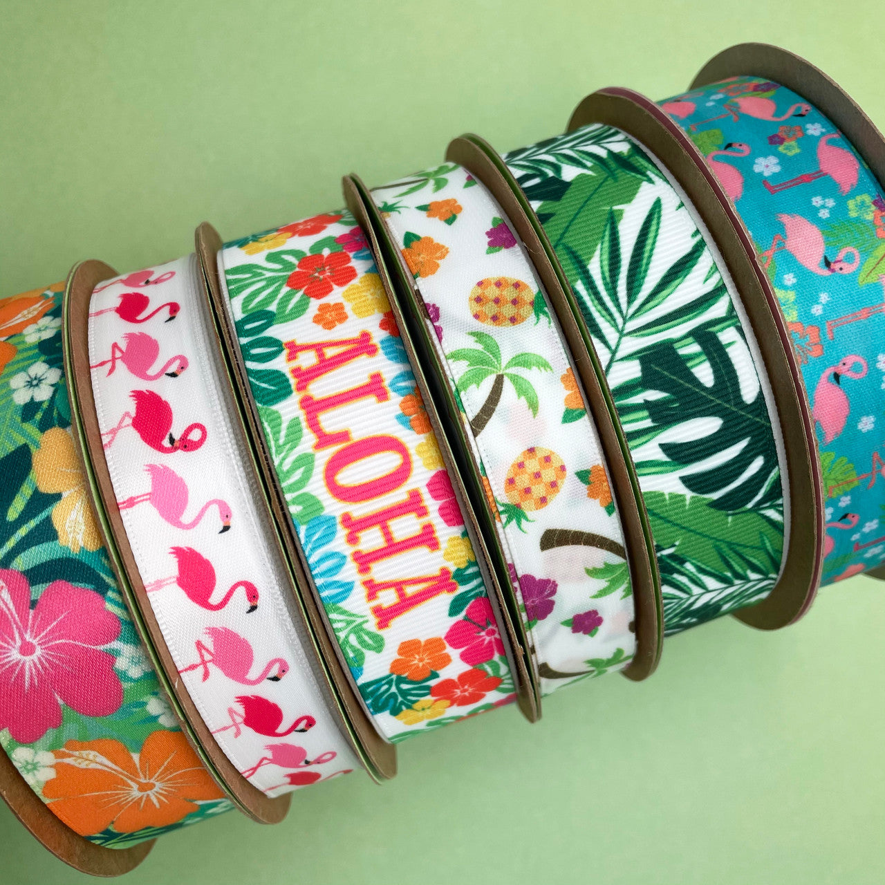 Mix and match our Aloha ribbon with flamingos, tropical flowers, palm fronds and turquoise flamingos to complete your tropical party theme!