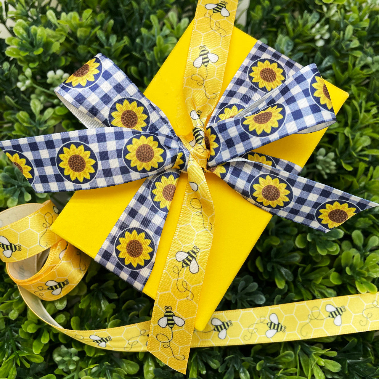 Mix and match our adorable Sunflower ribbon with our bees to make the sweetest Summer packages ever!