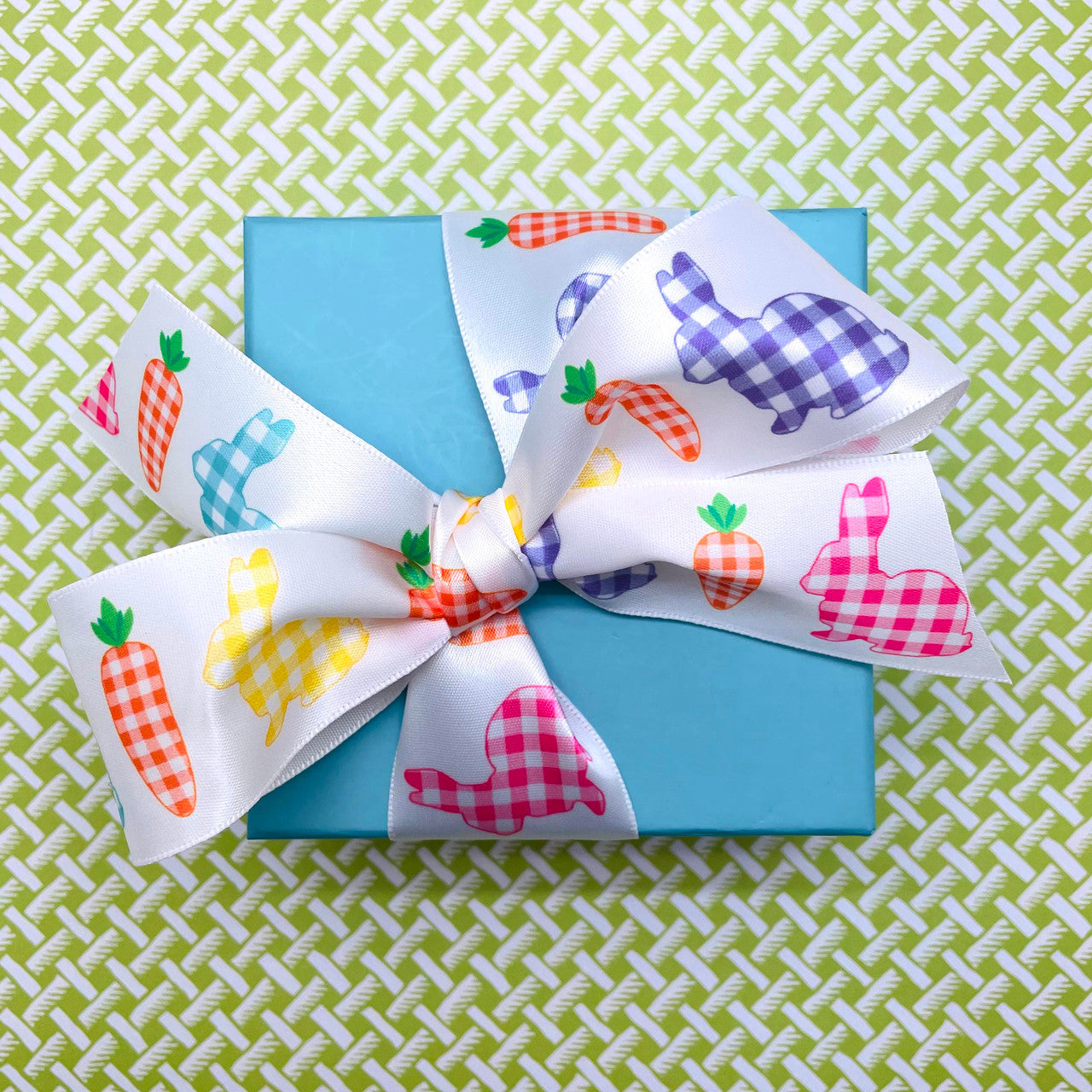 Tie a beautiful bow with these adorable gingham bunnies and carrots for the cutest Easter gift ever!
