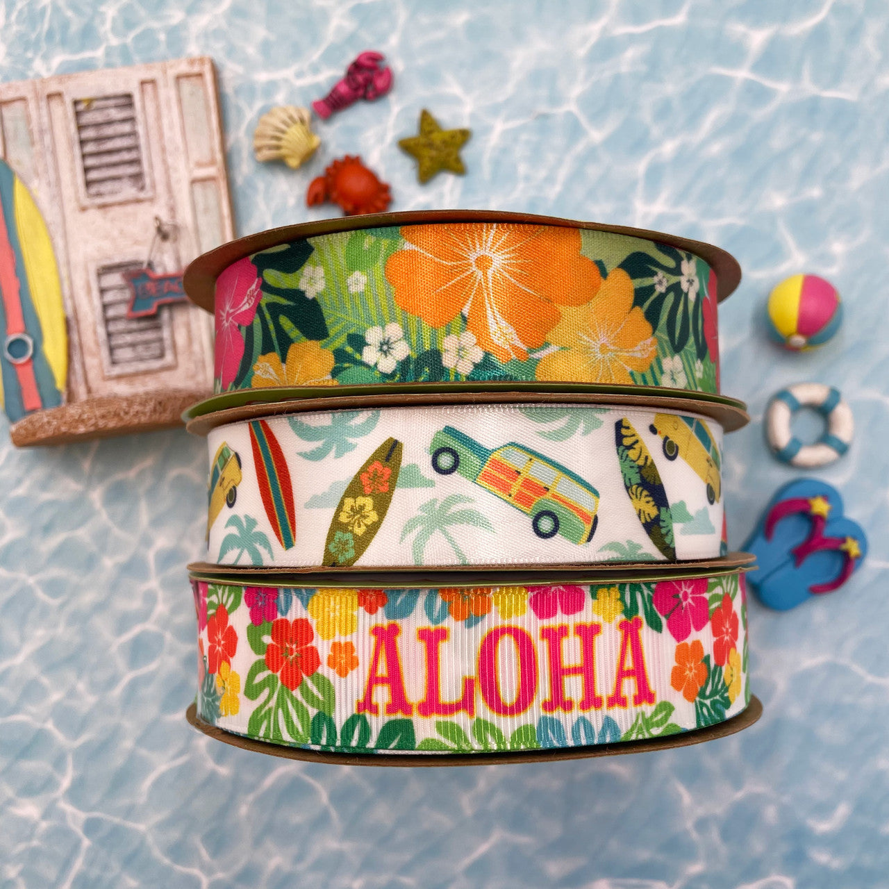 Mix and match our surfer ribbon with tropical flowers and Aloha ribbon for the perfect Luau party decor! 