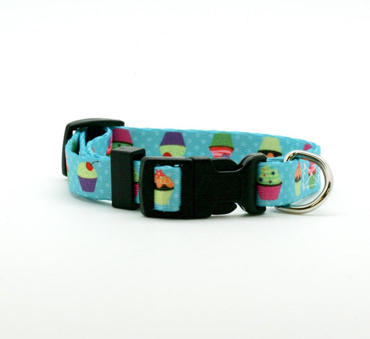 Dog Collar 5/8" wide with Cupcakes on a turquoise polka dot background